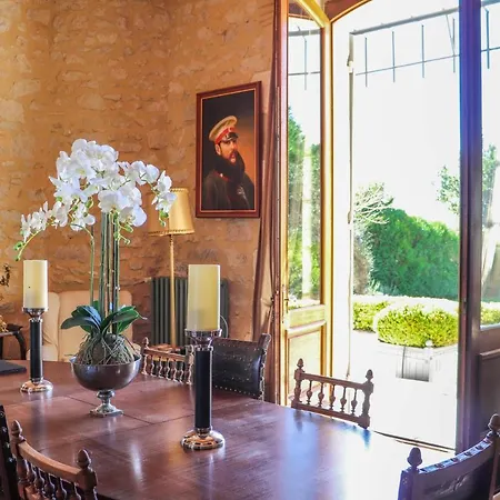Petit Chateau Le Bouge, Entire House - Entier *