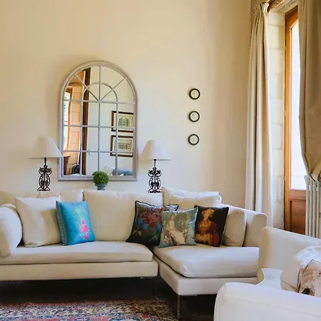 فيلة Petit Chateau Le Bouge, Entire House - Entier